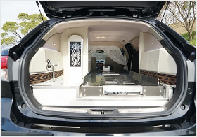 ワゴン型霊柩車　内装